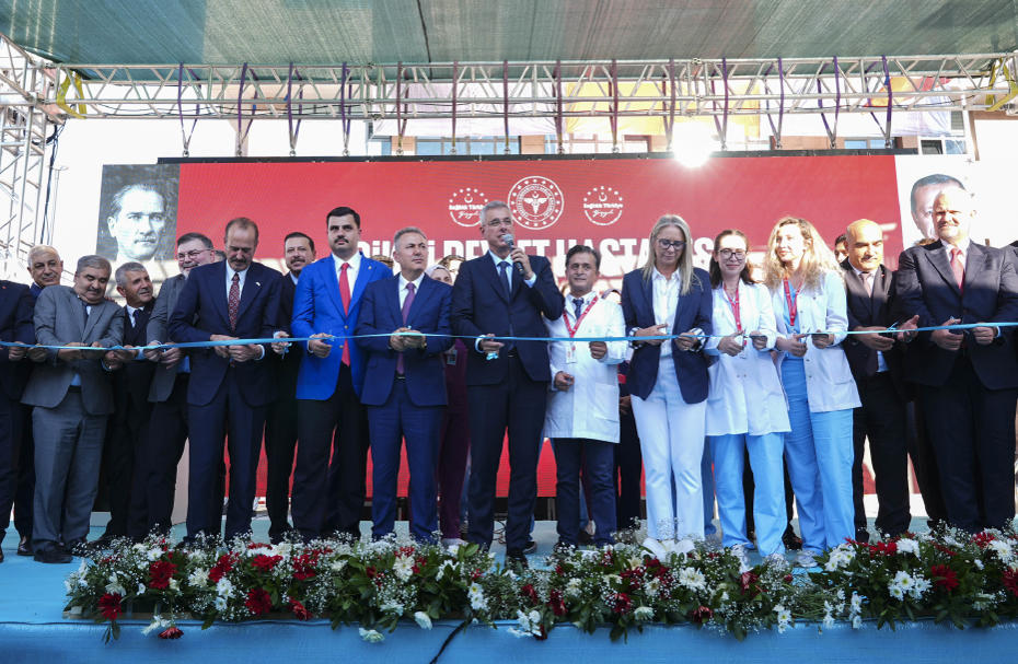 Sağlık Bakanı Memişoğlu'ndan İzmir'e İkinci Dev Sağlık Yatırımı Müjdesi