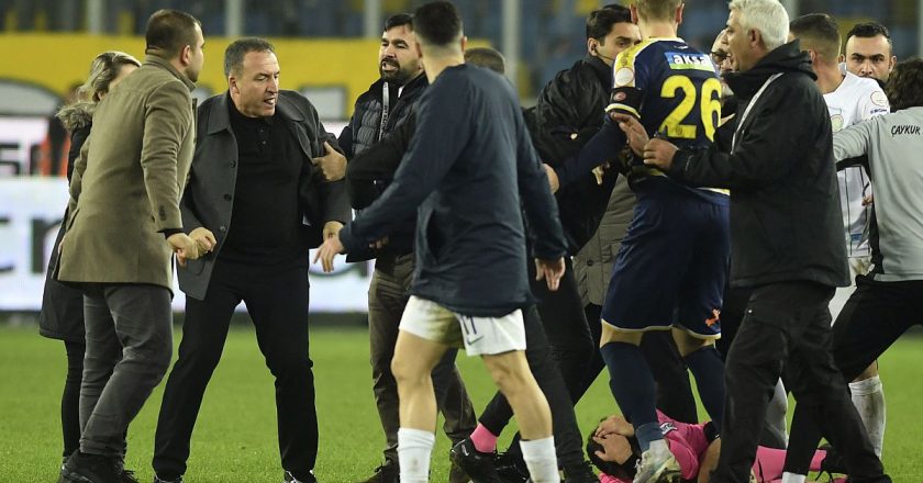 Hakem Meler'e saldıran Ankaragücü Kulübü Başkanı Faruk Koca istifa etti