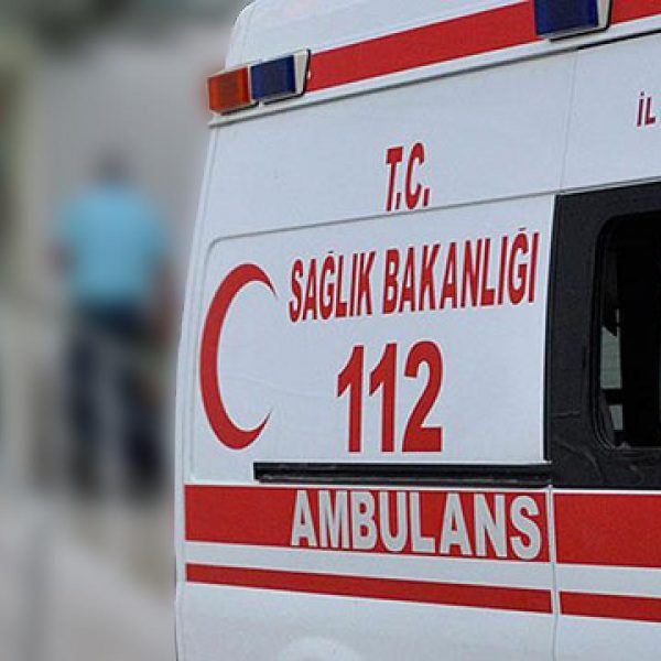 Antalya'da otel servis aracı devrildi: 19 yaralı