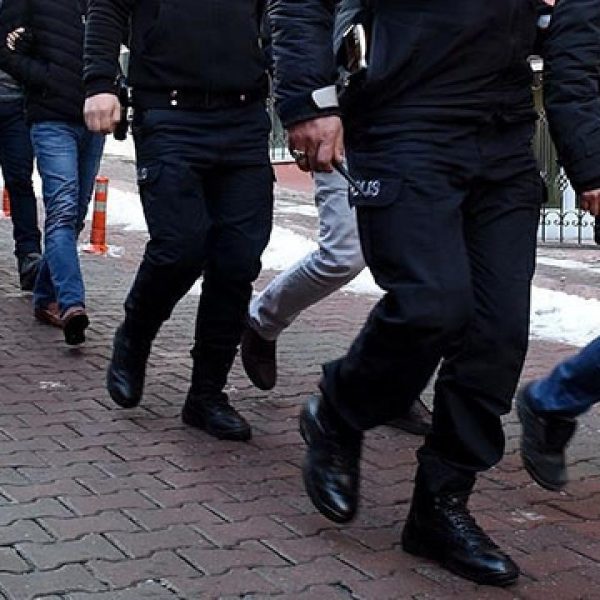 Mersin'de kaçak bahis operasyonu: 35 tutuklu