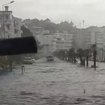 Bursa'da şiddetli yağış: Sokaklar göle döndü