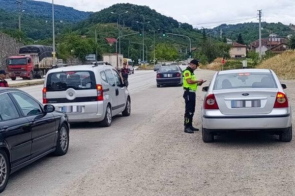 Düzce’de 2 bin 44 araç sürücüsüne cezai işlem uygulandı