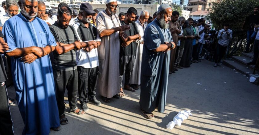 Soykırımcı İsrail’in Gazze’ye saldırılarında can kaybı 65 bin 174’e çıktı