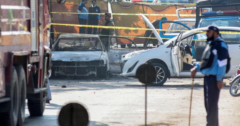 Pakistan’da mahkeme binası önünde patlama! 12 kişi hayatını kaybetti, 27 kişi yaralandı