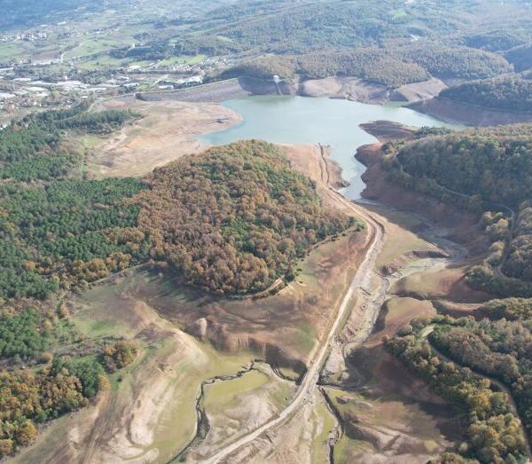 Kritik doluluk! Sular geri çekildi, kalıntılar gün yüzüne çıktı