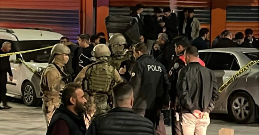 Kayınbiraderlerini katledip iki kişiyi yaraladı