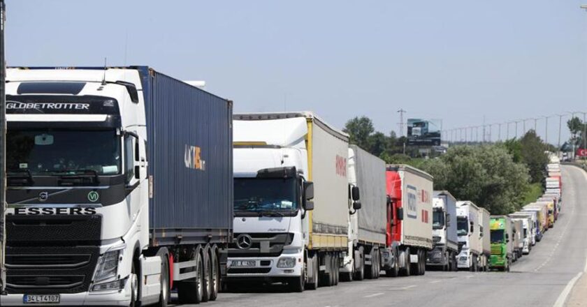 Ticaret Bakanlığı’ndan flaş açıklama: Sınır geçişleri durduruldu, TIR’lar grev nedeniyle etkileniyor!